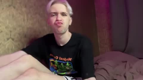 Snapshot of skibatryanka chatting on 05-22-26, 11:32 SKIBA online show from 05-22-26, 11:32
