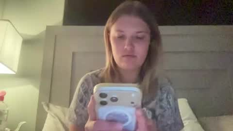 Snapshot of skiimaskabby chatting on 06-16-26, 04:15 skiimaskabby online show from 06-16-26, 04:15