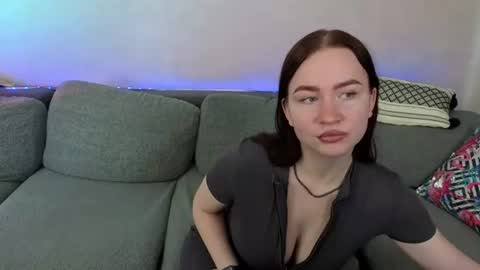 Snapshot of skinny_exy chatting on 07-17-26, 12:39 Exy online show from 07-17-26, 12:39