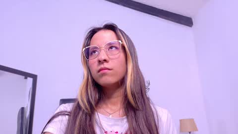 Snapshot of skinny_hottie18 chatting on 01-21-25, 01:32 skinny_hottie18 online show from 01-21-25, 01:32