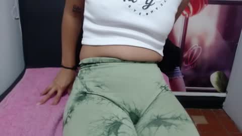 Snapshot of skinny_nastyy chatting on 06-29-26, 02:50 Kim skinny online show from 06-29-26, 02:50