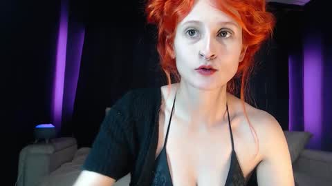 Snapshot of skinny_raven chatting on 11-19-25, 10:10 Marion online show from 11-19-25, 10:10