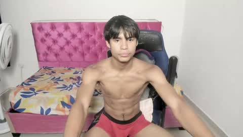 Snapshot of skinny_sam23 chatting on 06-05-26, 05:58 sam online show from 06-05-26, 05:58