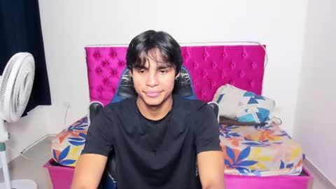 Snapshot of skinny_sam23 chatting on 07-05-26, 03:56 sam online show from 07-05-26, 03:56