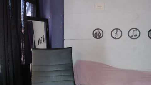 Snapshot of skinny_yizz chatting on 07-13-26, 09:39 Only Pvt online show from 07-13-26, 09:39