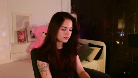 Ellie online show from 04-28-26, 09:09