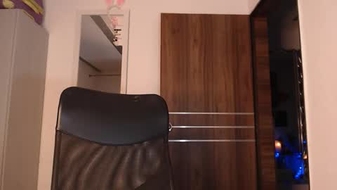 jesica online show from 11-05-25, 05:18