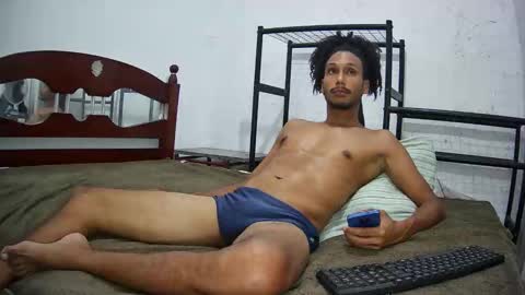 Skinny Latin Man online show from 10-03-25, 12:07
