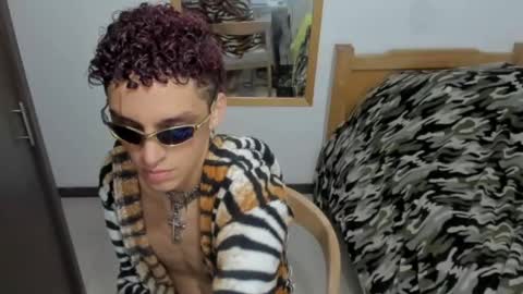 Snapshot of skinnypipe15 chatting on 10-20-25, 11:43 skinnypipe15 online show from 10-20-25, 11:43