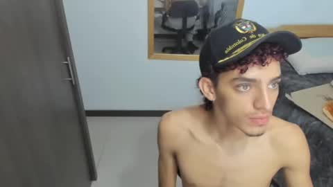 Snapshot of skinnypipe15 chatting on 11-13-25, 03:27 skinnypipe15 online show from 11-13-25, 03:27