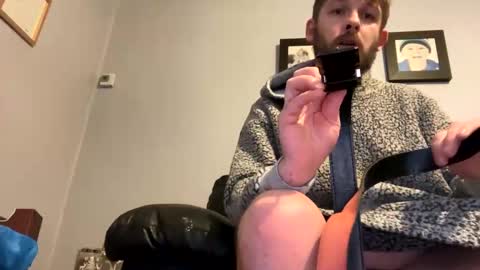 skuzzy25 online show from 12-26-24, 05:04