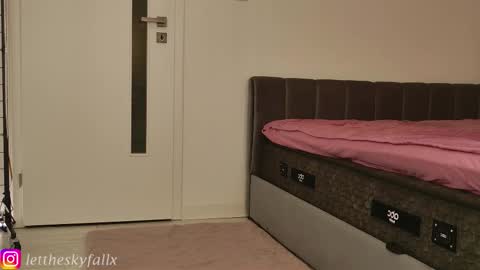 Eliza online show from 03-16-26, 12:06