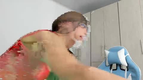 Snapshot of sky_fall1 chatting on 02-04-25, 09:10 Valeria online show from 02-04-25, 09:10