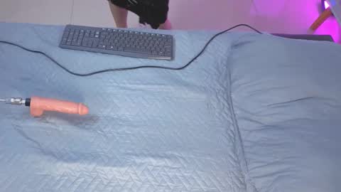 sky_johnson_ online show from 11-05-25, 07:14