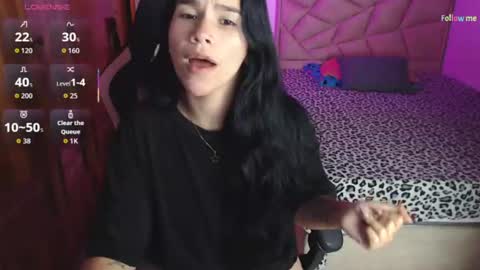 Snapshot of sky_lover_ chatting on 06-17-26, 06:42 Sky online show from 06-17-26, 06:42