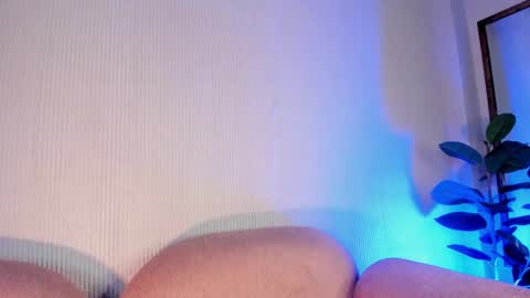 Snapshot of sky_rosee chatting on 10-31-25, 01:23 Sky online show from 10-31-25, 01:23