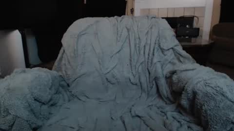 SKYLE   online show from 12-17-24, 01:29