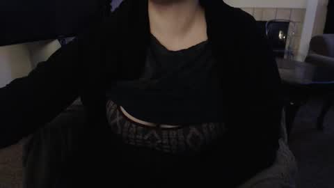 SKYLE   online show from 10-21-25, 02:01