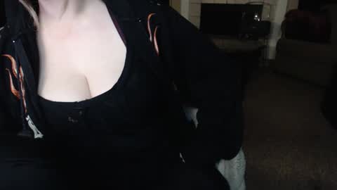 SKYLE   online show from 03-11-26, 02:28