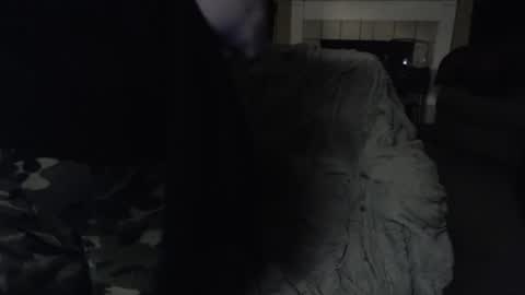 Snapshot of skyblu1 chatting on 05-01-26, 03:11 SKYLE online show from 05-01-26, 03:11