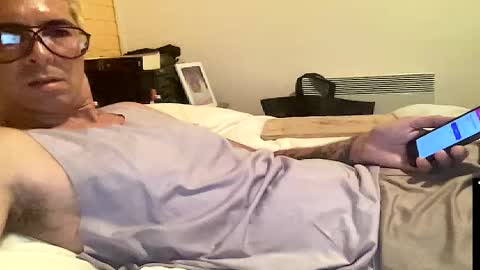 Snapshot of skyfly333 chatting on 03-22-26, 02:20 IAN HARD online show from 03-22-26, 02:20