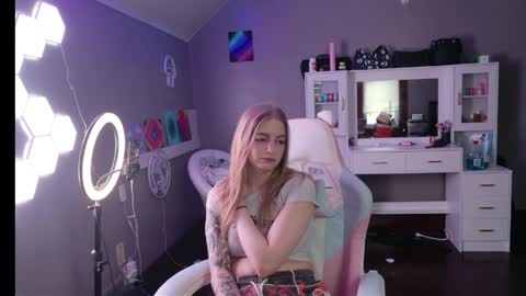 Snapshot of skyiswoke chatting on 05-22-26, 12:18 Sky online show from 05-22-26, 12:18