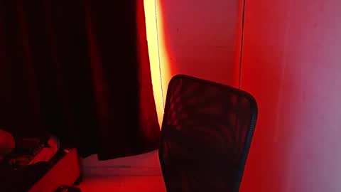 Snapshot of skykar chatting on 10-25-25, 03:14 reep online show from 10-25-25, 03:14