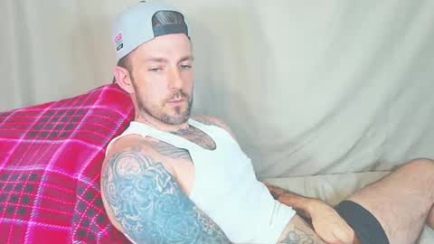 Snapshot of skylarrgrey chatting on 04-27-26, 03:32 SkylarGrey online show from 04-27-26, 03:32