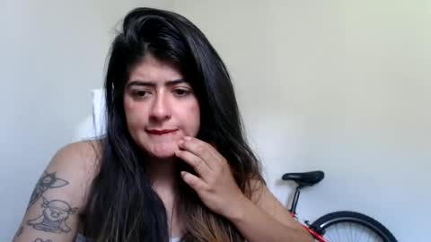 Snapshot of skyler1195 chatting on 06-22-26, 05:32 Skyler online show from 06-22-26, 05:32