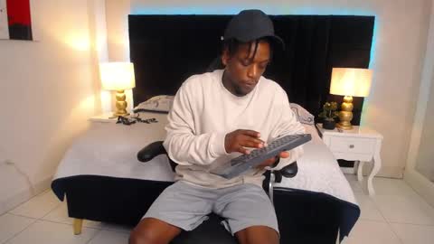SKYLERBIGXXX online show from 06-03-26, 04:04