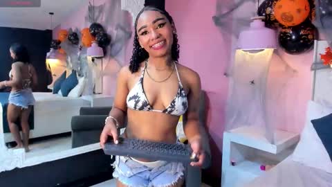 skylerbloom online show from 10-25-25, 02:02