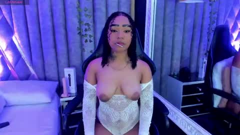 Snapshot of skylerbloom chatting on 05-10-26, 04:28 skylerbloom online show from 05-10-26, 04:28