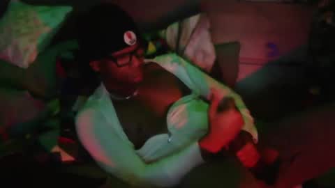 Snapshot of skyonetoo3 chatting on 02-13-25, 06:52 skyonetoo3 online show from 02-13-25, 06:52