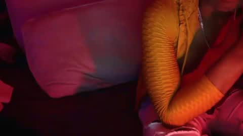 Snapshot of skyonetoo3 chatting on 03-01-25, 11:50 skyonetoo3 online show from 03-01-25, 11:50