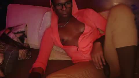 Snapshot of skyonetoo3 chatting on 03-02-25, 11:39 skyonetoo3 online show from 03-02-25, 11:39