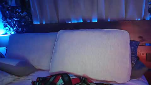 Snapshot of skyonetoo3 chatting on 03-06-25, 02:51 skyonetoo3 online show from 03-06-25, 02:51