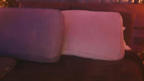 skyonetoo3 online show from 09-08-25, 11:15