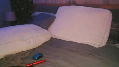 Snapshot of skyonetoo3 chatting on 09-22-25, 05:31 skyonetoo3 online show from 09-22-25, 05:31