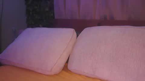 Snapshot of skyonetoo3 chatting on 09-25-25, 12:36 skyonetoo3 online show from 09-25-25, 12:36