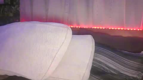 Snapshot of skyonetoo3 chatting on 10-04-25, 09:13 skyonetoo3 online show from 10-04-25, 09:13