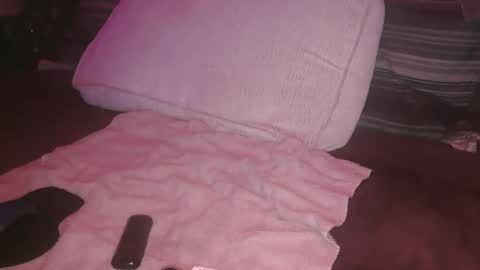 Snapshot of skyonetoo3 chatting on 10-05-25, 11:13 skyonetoo3 online show from 10-05-25, 11:13