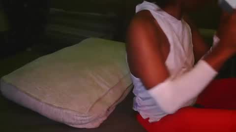 Snapshot of skyonetoo3 chatting on 10-20-25, 03:07 skyonetoo3 online show from 10-20-25, 03:07