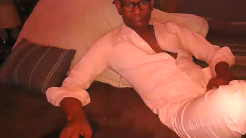 Snapshot of skyonetoo3 chatting on 10-25-25, 10:59 skyonetoo3 online show from 10-25-25, 10:59