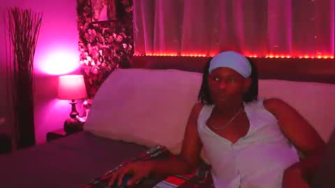 Snapshot of skyonetoo3 chatting on 11-06-25, 02:23 skyonetoo3 online show from 11-06-25, 02:23