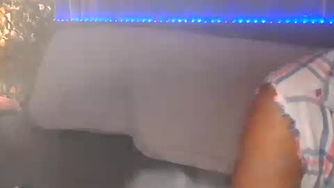 Snapshot of skyonetoo3 chatting on 11-09-25, 01:15 skyonetoo3 online show from 11-09-25, 01:15