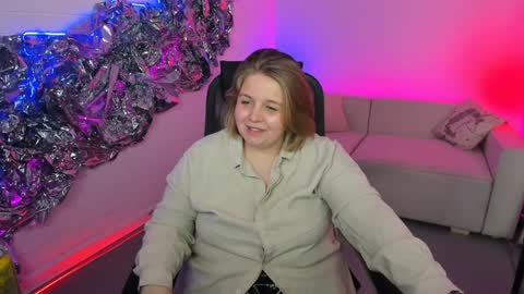 Snapshot of sladadeew chatting on 01-09-25, 12:09 Slada Deew online show from 01-09-25, 12:09