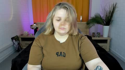 Snapshot of sladadeew chatting on 01-21-25, 09:13 Slada Deew online show from 01-21-25, 09:13