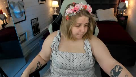 Snapshot of sladadeew chatting on 01-28-25, 09:08 Slada Deew online show from 01-28-25, 09:08