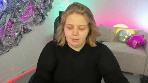 Snapshot of sladadeew chatting on 01-31-25, 09:27 Slada Deew online show from 01-31-25, 09:27