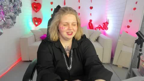 Snapshot of sladadeew chatting on 02-15-25, 04:01 Slada Deew online show from 02-15-25, 04:01